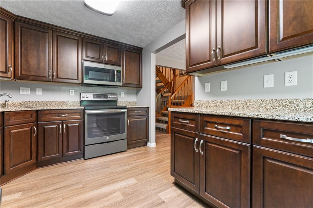357 Shady Ridge Drive Monroeville, PA 15146 - Photo 10 of 23