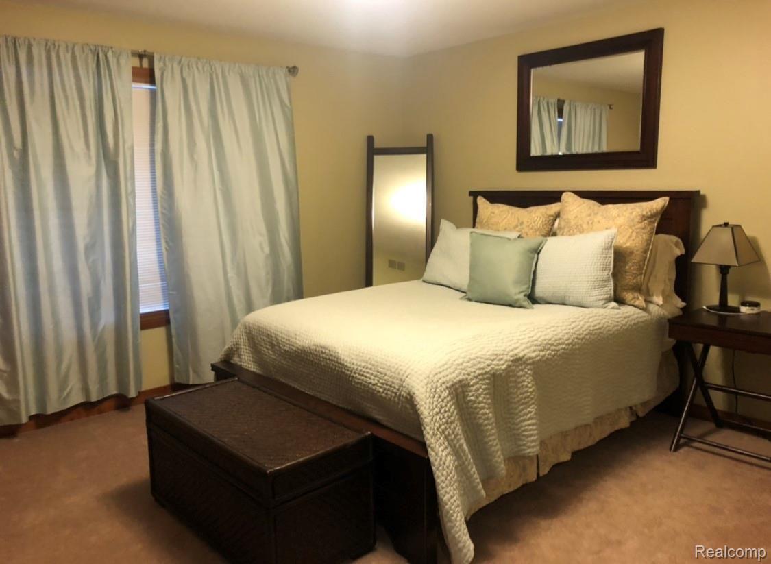 1510 South Milford Road Milford, MI 48381 - Photo 22 of 48 Guest bedroom 1