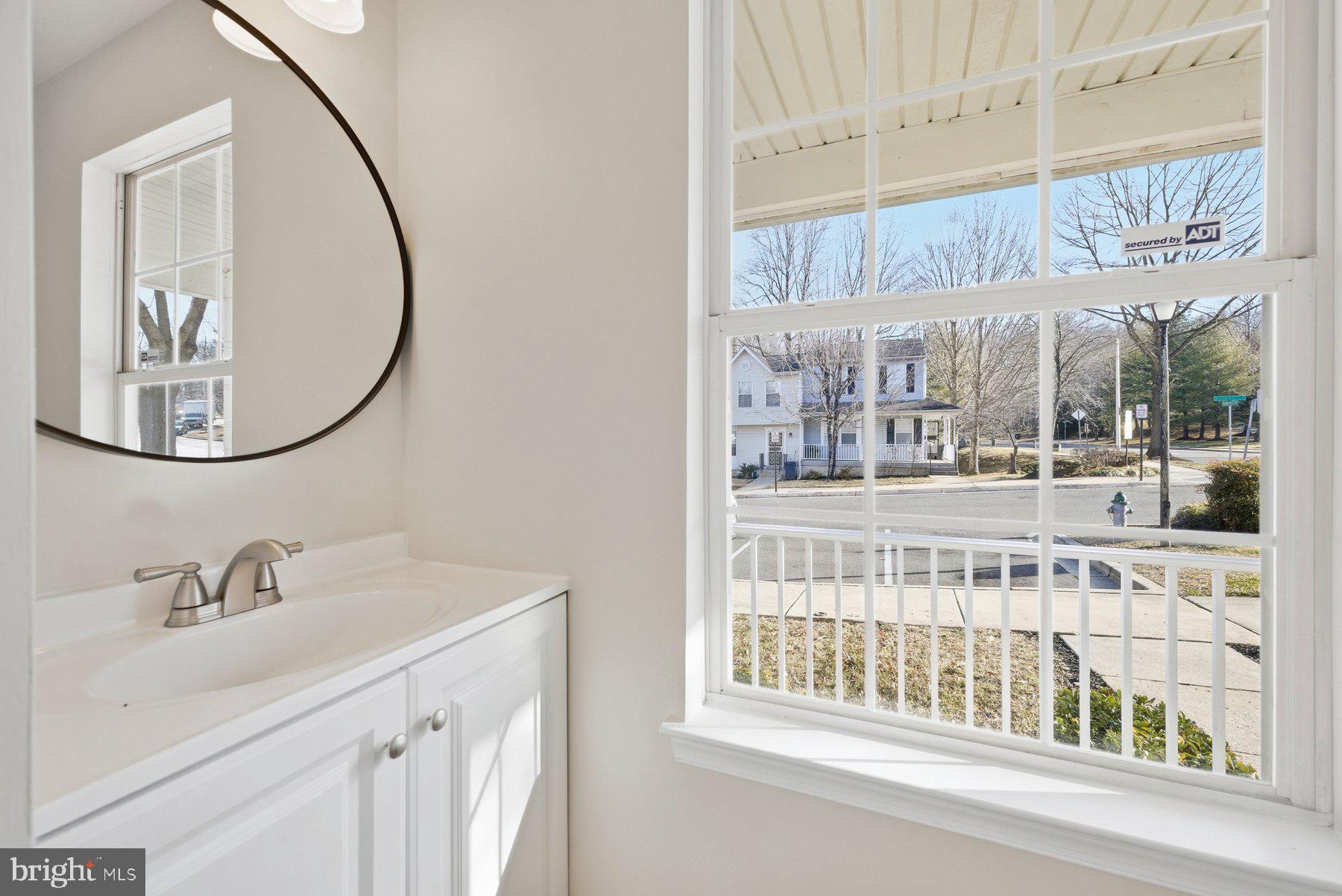 2901 Henson Bridge Terrace Fort Washington, MD 20744 - Photo 12 of 36 Half Bath on Main level