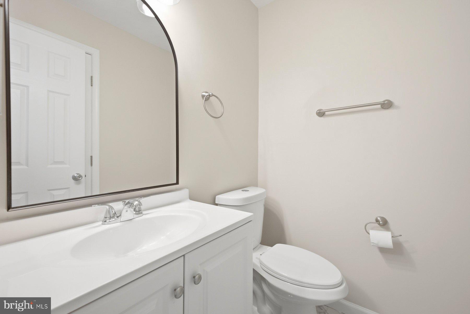 2901 Henson Bridge Terrace Fort Washington, MD 20744 - Photo 21 of 36 Full bath on upper level