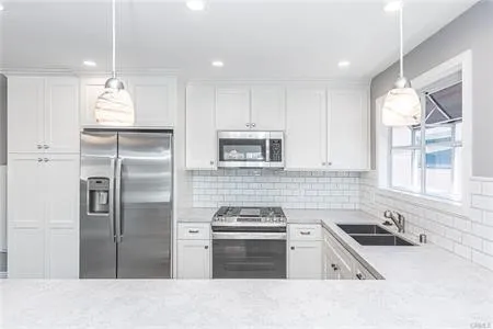 $6,300 | 1808 West Balboa Boulevard, Unit B, Newport Beach, CA 92663