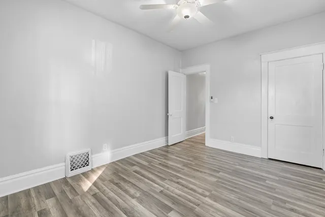 $330,000 | 446 Seminary Avenue, Aurora, IL 60505