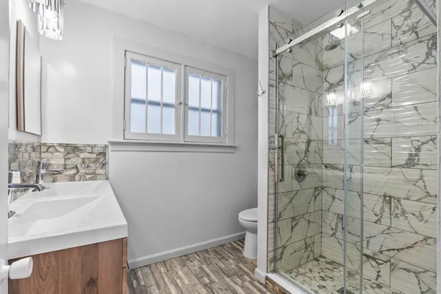 $330,000 | 446 Seminary Avenue, Aurora, IL 60505