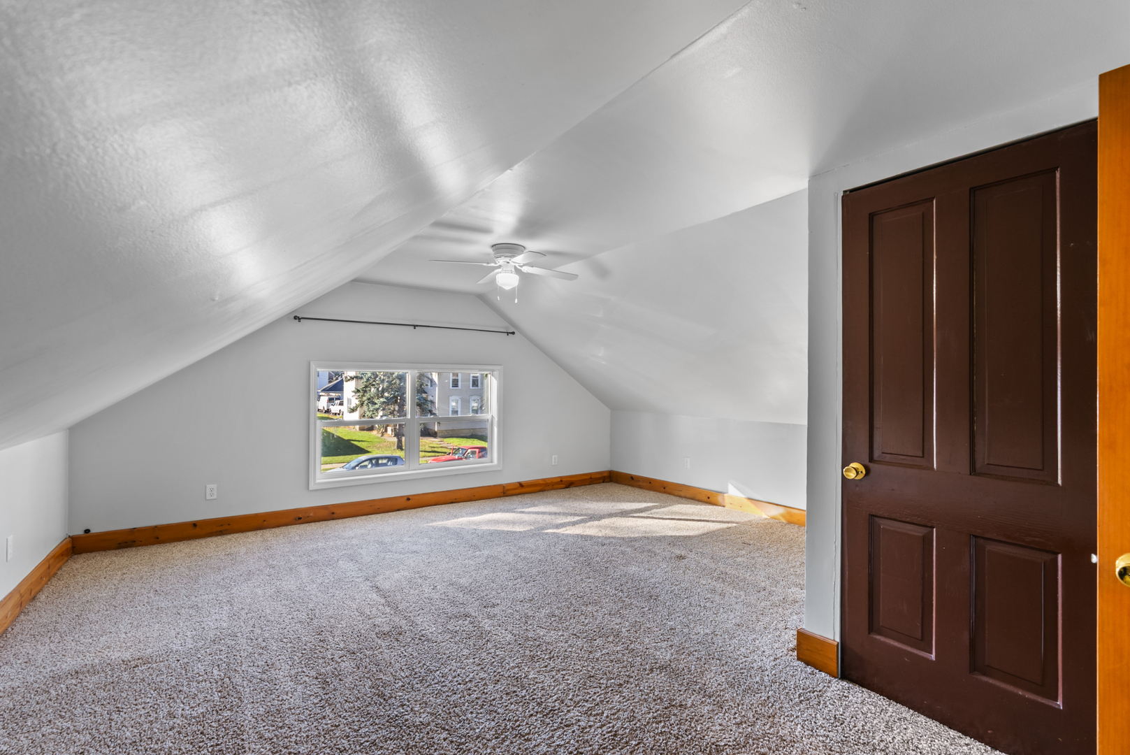 446 Seminary Avenue Aurora, IL 60505 - Photo 22 of 41 a view of an empty room and window