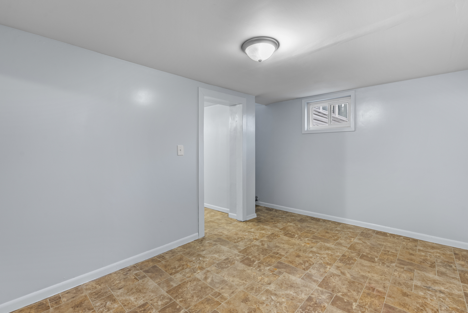 446 Seminary Avenue Aurora, IL 60505 - Photo 26 of 41 an empty room with a empty space and window