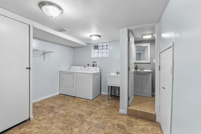 $330,000 | 446 Seminary Avenue, Aurora, IL 60505