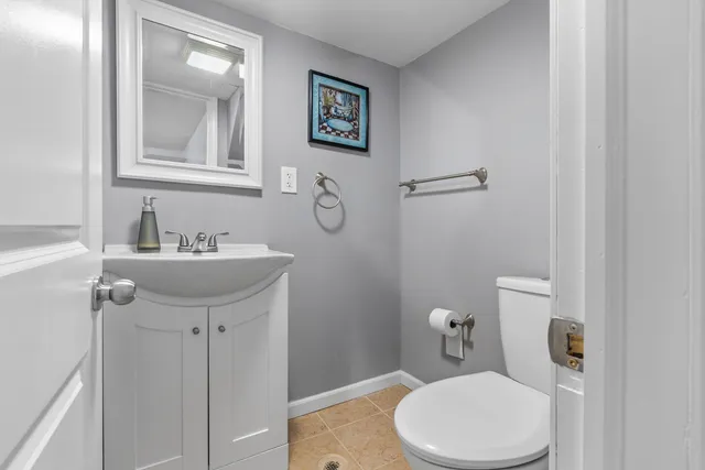 $330,000 | 446 Seminary Avenue, Aurora, IL 60505