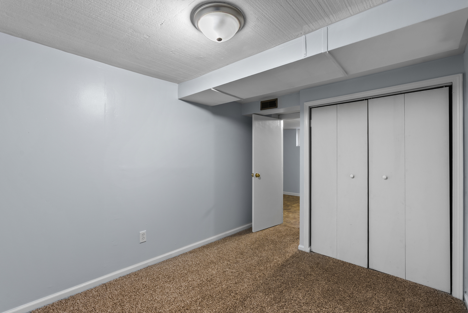 446 Seminary Avenue Aurora, IL 60505 - Photo 31 of 41 a view of room