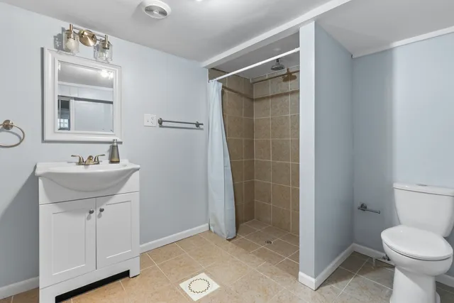 $330,000 | 446 Seminary Avenue, Aurora, IL 60505