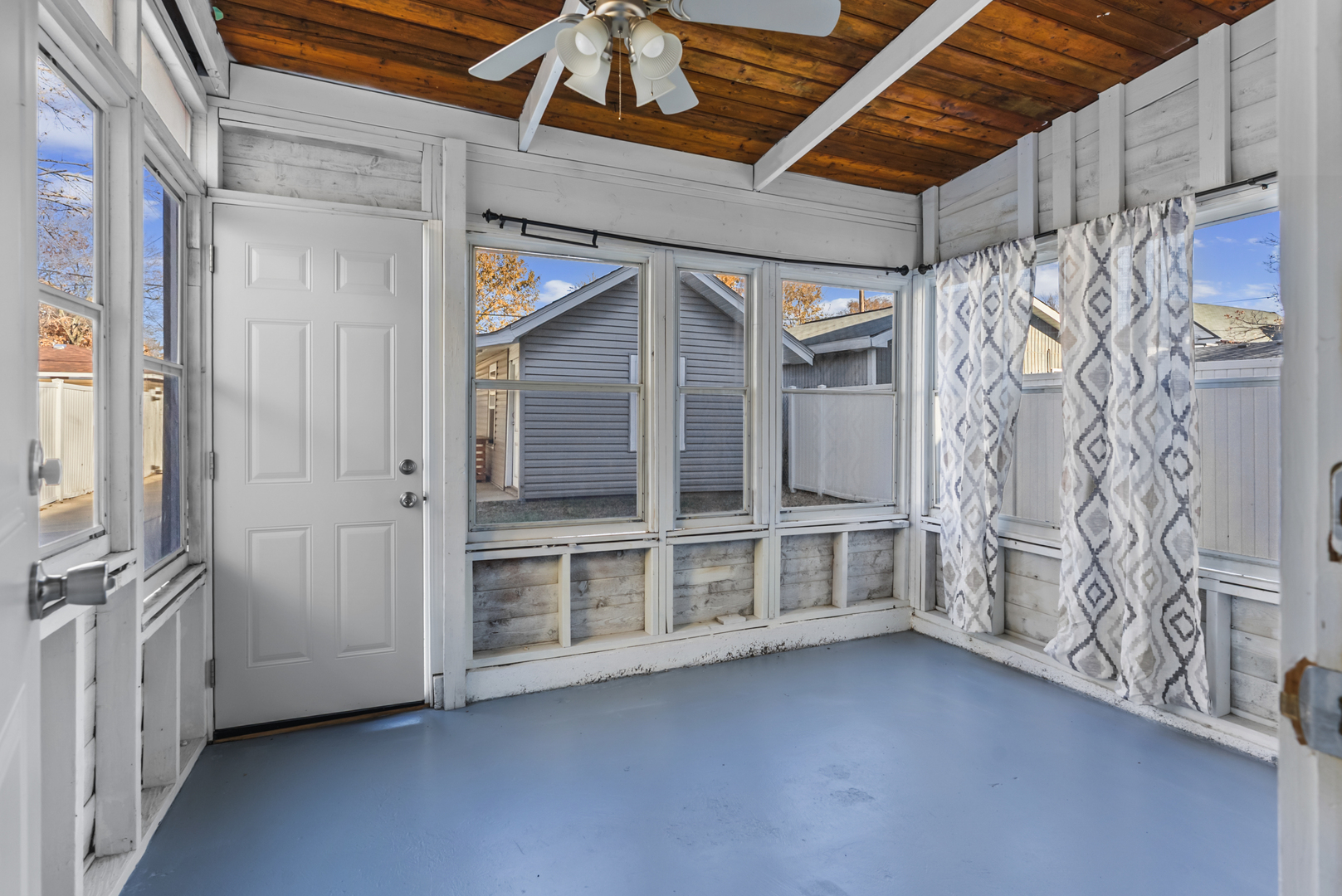 446 Seminary Avenue Aurora, IL 60505 - Photo 36 of 41 a view of an empty room with a window