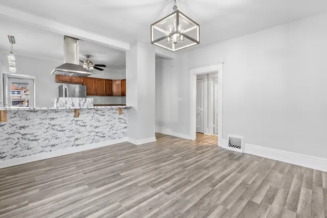 $330,000 | 446 Seminary Avenue, Aurora, IL 60505