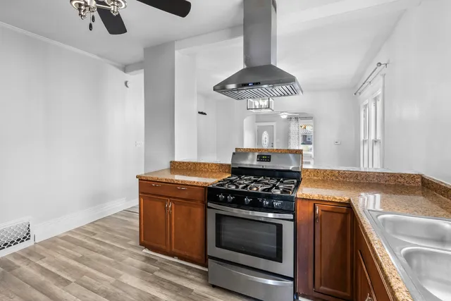 $330,000 | 446 Seminary Avenue, Aurora, IL 60505