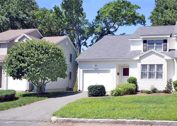 49 Luden Street Springfield, MA 01118 - Photo 1 of 16 Gallery Image 1