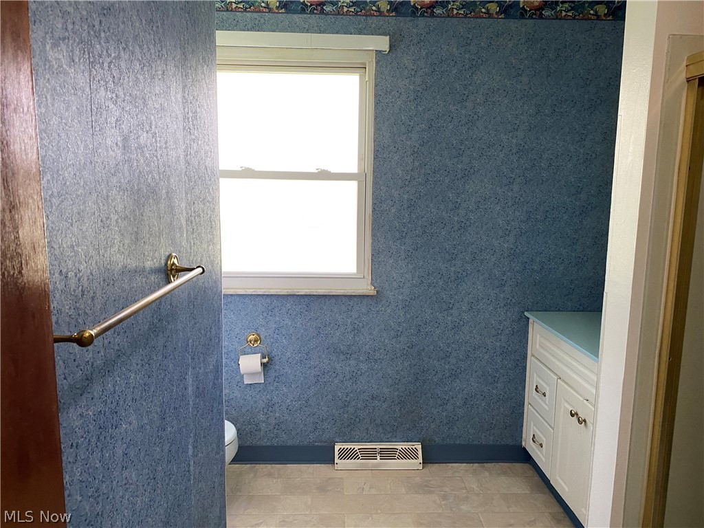 558 Crackel Road Aurora, OH 44202 - Photo 6 of 13 Gallery Image 6