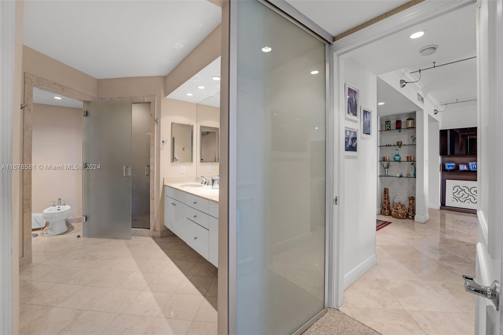 765 Crandon Boulevard, Unit 305 Key Biscayne, FL 33149 - Photo 28 of 55 Master Bathroom
