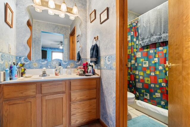 13318 Robin Lane Wheatfield, IN 46392 - Photo 12 of 17 a bathroom with a sink and a mirror