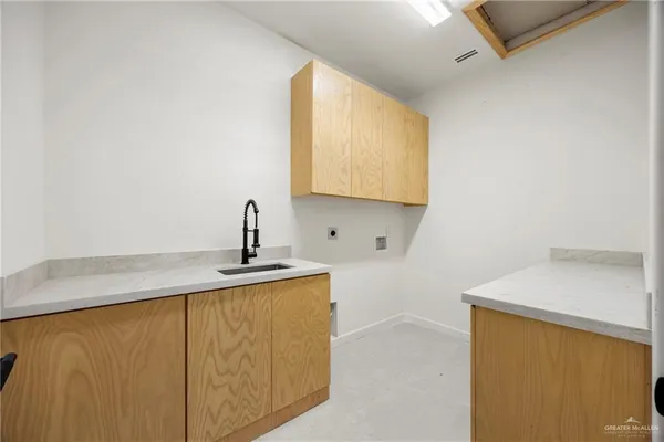 $460,000 | 2529 Vanderbilt Avenue, McAllen, TX 78504