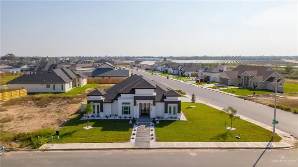 $460,000 | 2529 Vanderbilt Avenue, McAllen, TX 78504
