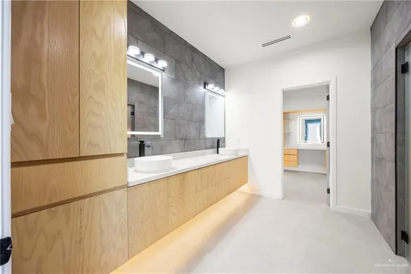 $460,000 | 2529 Vanderbilt Avenue, McAllen, TX 78504