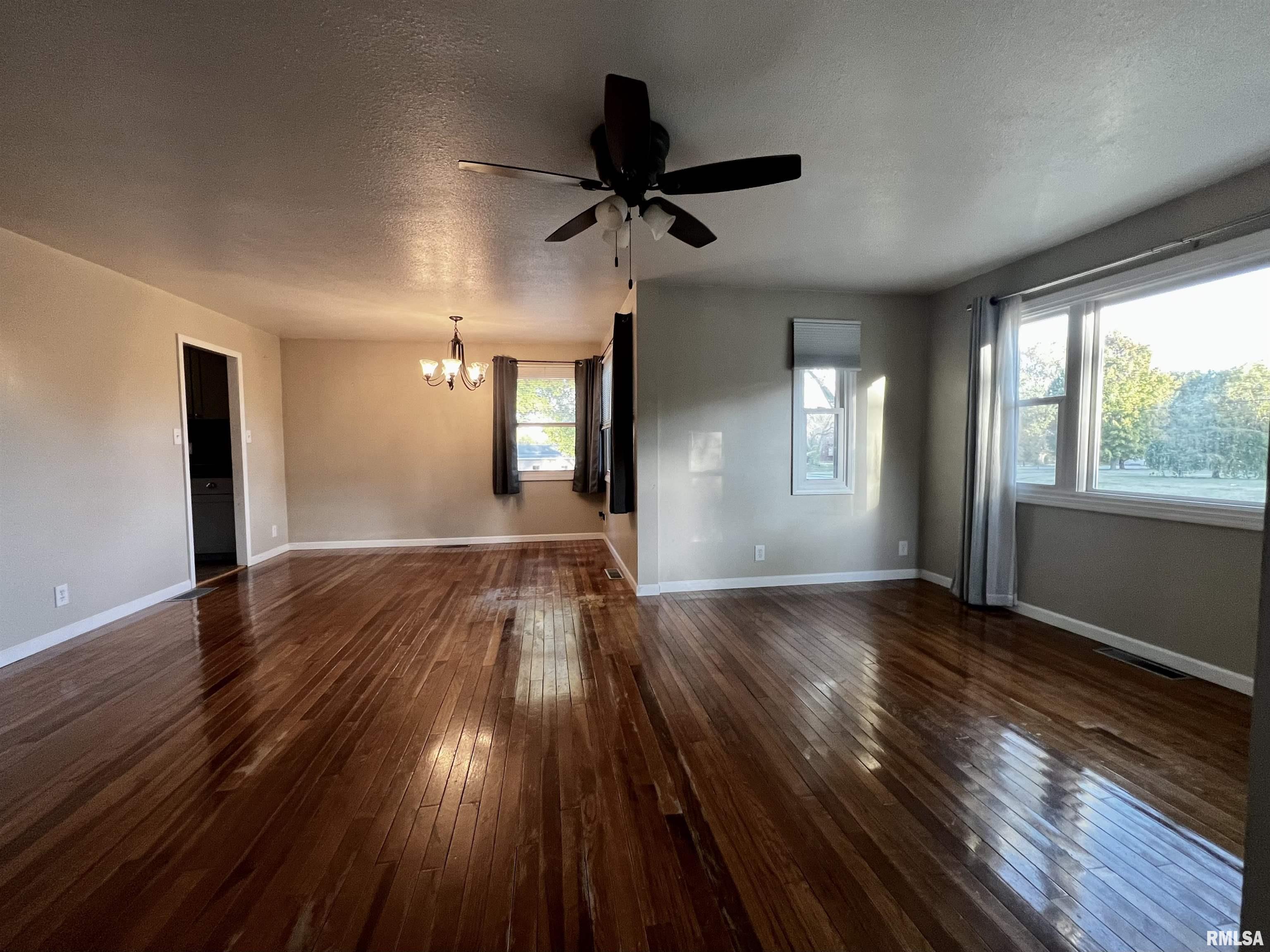 12202 North 1050th Road Macomb, IL 61455 - Photo 3 of 29 Gallery Image 3