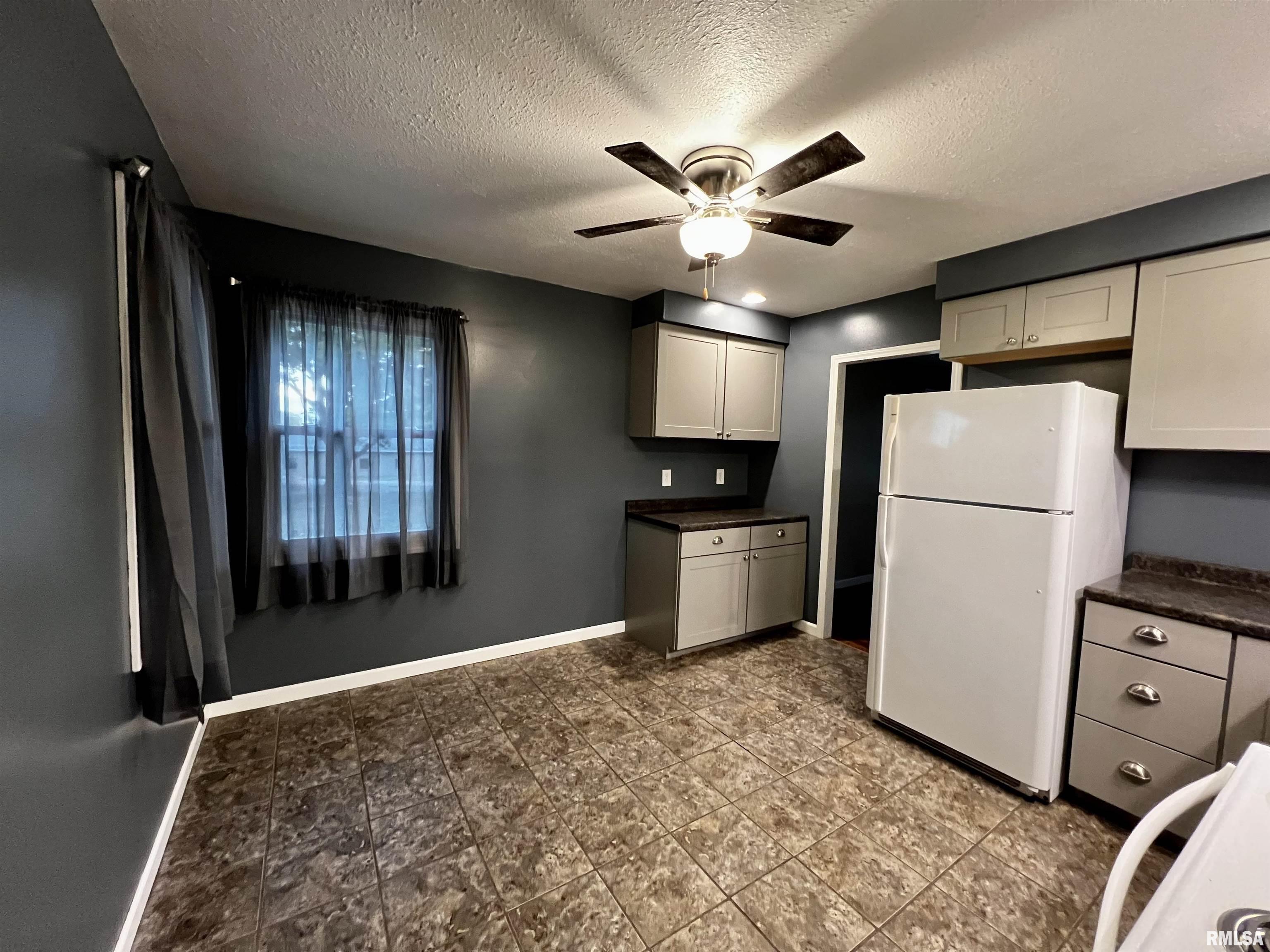 12202 North 1050th Road Macomb, IL 61455 - Photo 8 of 29 Gallery Image 8