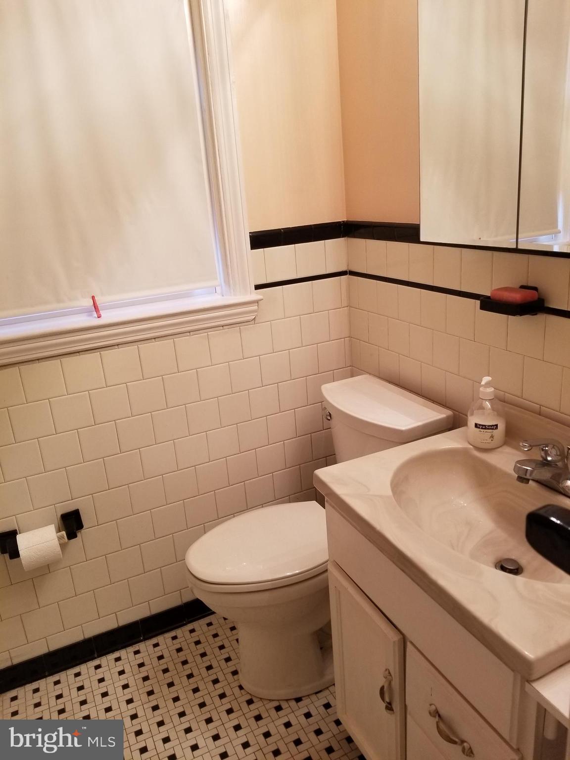 1674 Burnwood Road Baltimore, MD 21239 - Photo 22 of 38