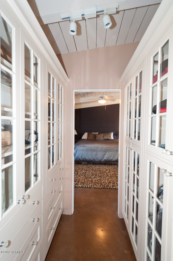 4550 North Hacienda Del Sol Road Tucson, AZ 85718 - Photo 29 of 32