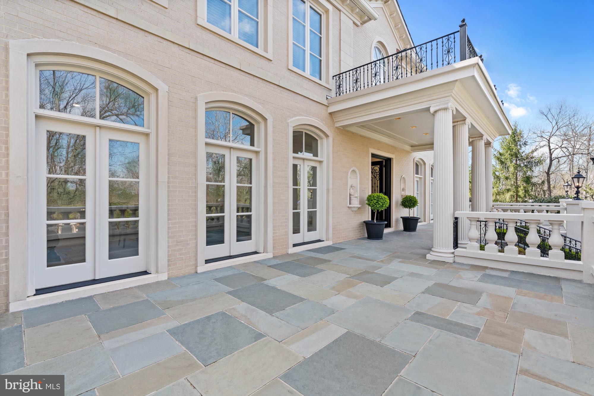 1198 Windrock Drive McLean, VA 22102 - Photo 25 of 83 Sprawling Dining Room Terrace