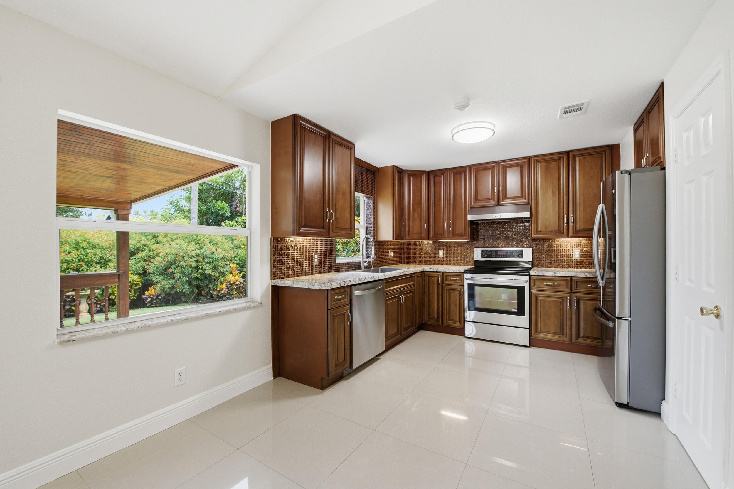 3772 Southeast Upper Street Stuart, FL 34997 - Photo 8 of 34 16__dsc1519