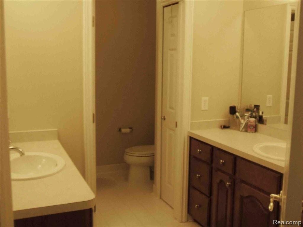 48241 Inveraray Road Canton, MI 48188 - Photo 18 of 33 UPPER HALL BATH