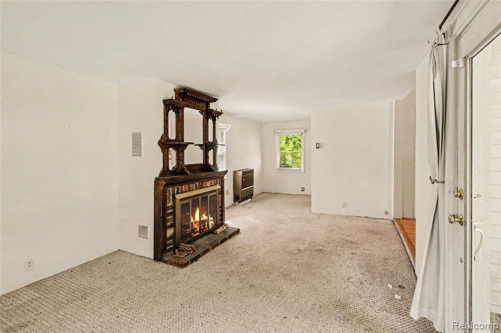 609 Main Street Fenton, MI 48430 - Photo 8 of 26