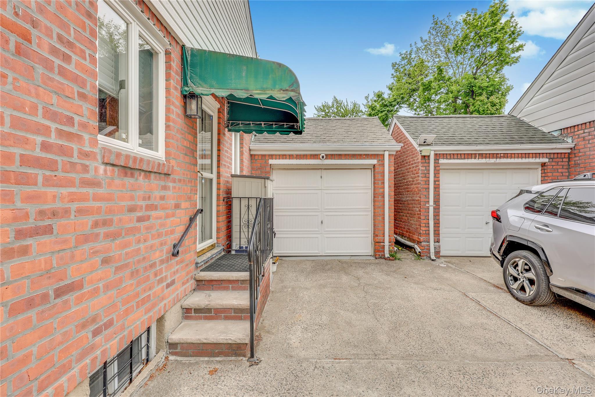 211-14 33rd Road Queens, NY 11361 - Photo 4 of 35