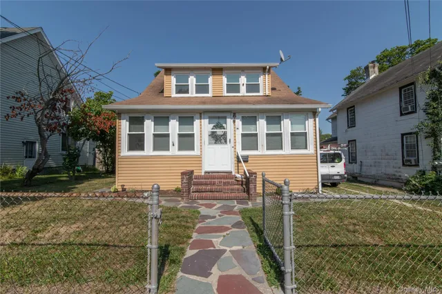 $3,000 | 47 Henry Street, Kings Park, NY 11754