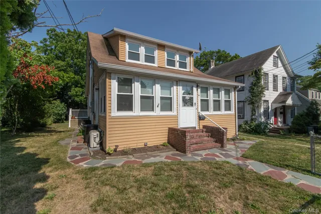 $3,000 | 47 Henry Street, Kings Park, NY 11754
