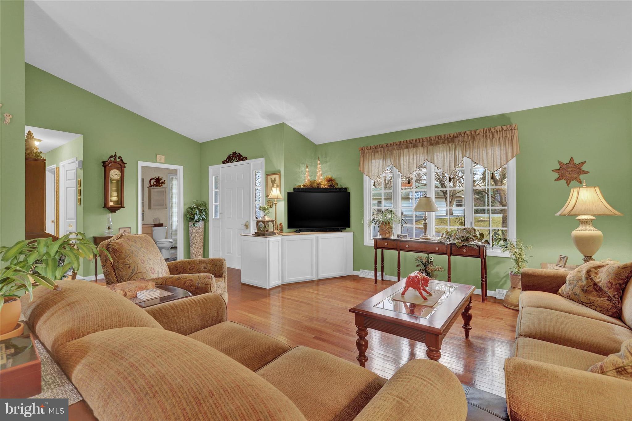650 Keckler Road Harrisburg, PA 17111 - Photo 3 of 18 Gallery Image 3