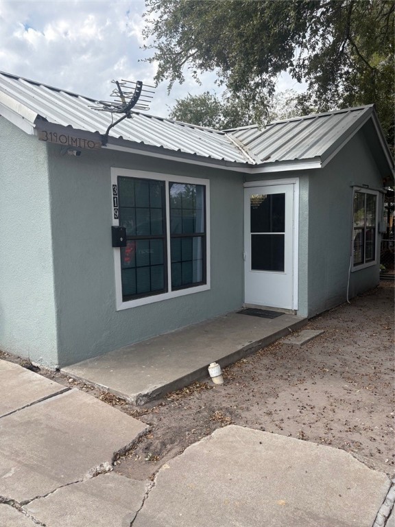 319 Olmito Street Alice, TX 78332 - Photo 2 of 16 a house with a outdoor space