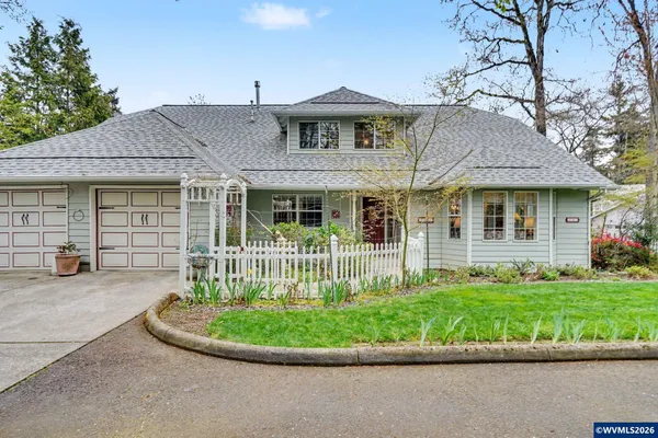 $768,000 | 245 Edgewood Drive, Silverton, OR 97381