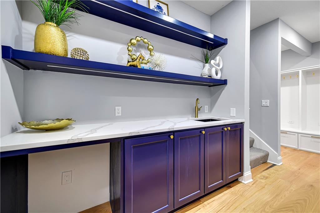 12650 Sherwood Drive Leawood, KS 66209 - Photo 11 of 50