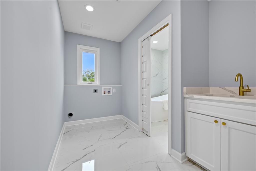 12650 Sherwood Drive Leawood, KS 66209 - Photo 21 of 50