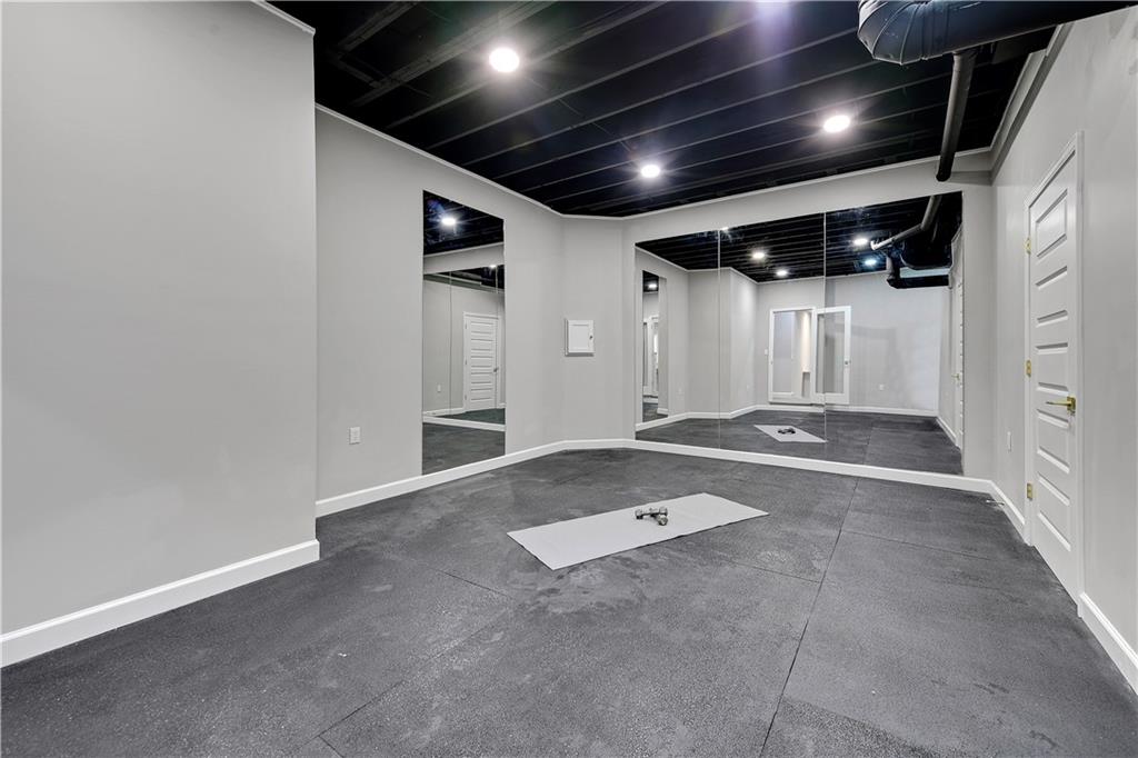 12650 Sherwood Drive Leawood, KS 66209 - Photo 41 of 50