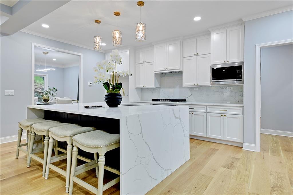 12650 Sherwood Drive Leawood, KS 66209 - Photo 6 of 50