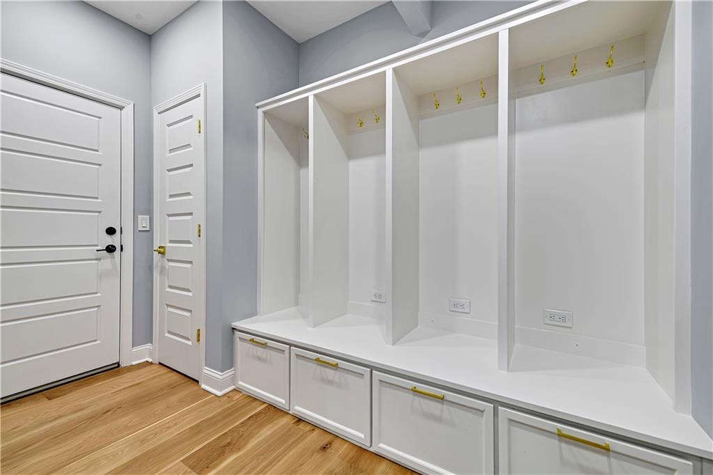 12650 Sherwood Drive Leawood, KS 66209 - Photo 10 of 50