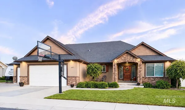 $524,999 | 1057 Oakwood Avenue, Burley, ID 83318