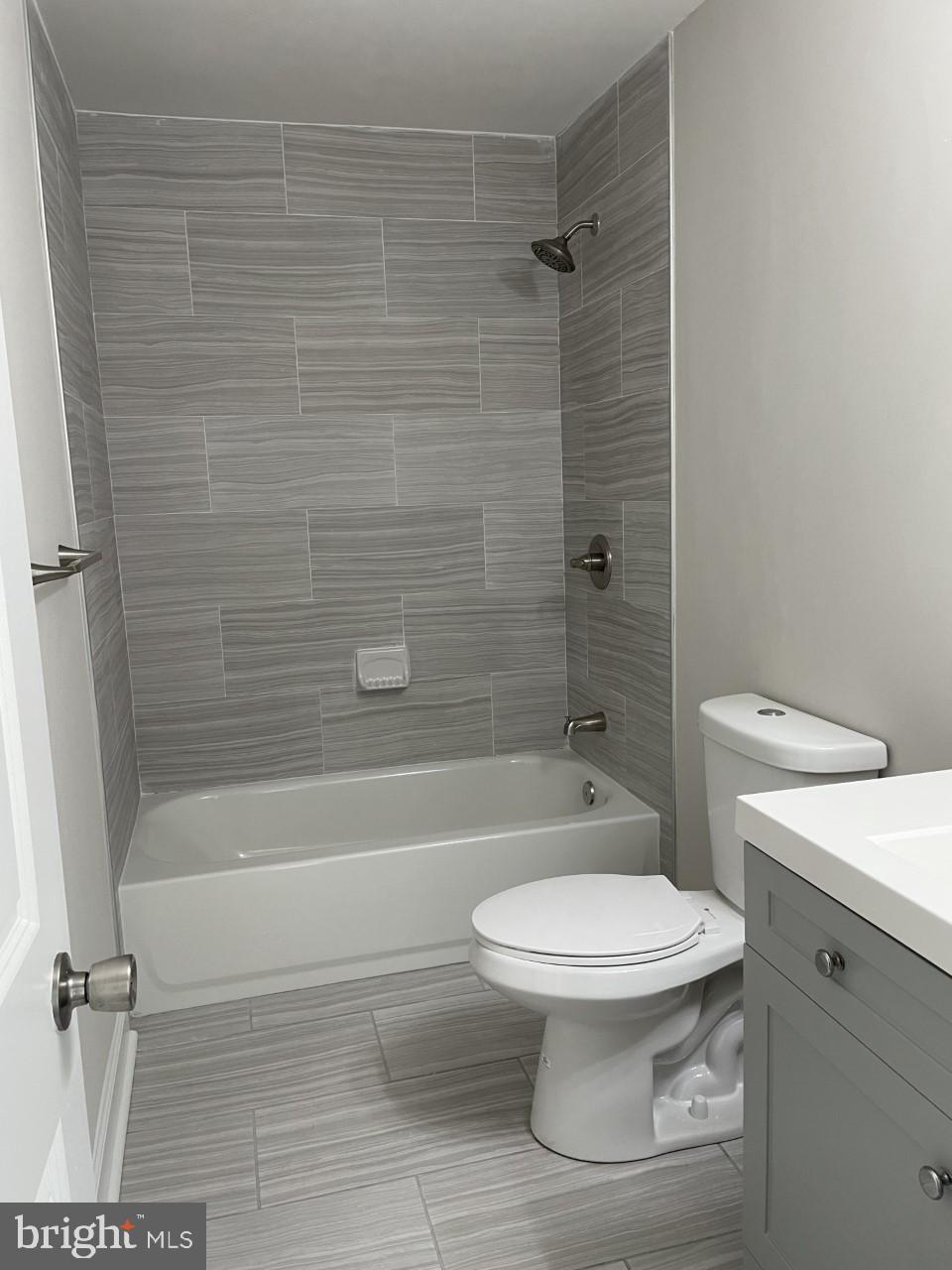 1213 Old Love Point Road Stevensville, MD 21666 - Photo 13 of 31 Hallway Full Bathroom 2