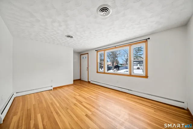 $329,000 | 12 Dune Road, Enfield, CT 06082