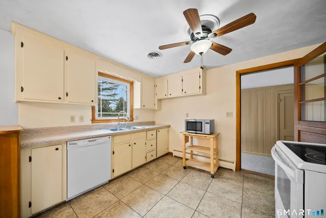 $329,000 | 12 Dune Road, Enfield, CT 06082