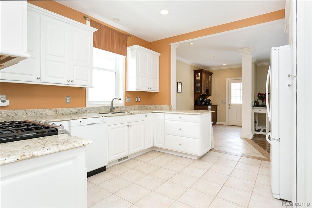 184 Moran Road Grosse Pointe, MI 48236 - Photo 5 of 40 Kitchen