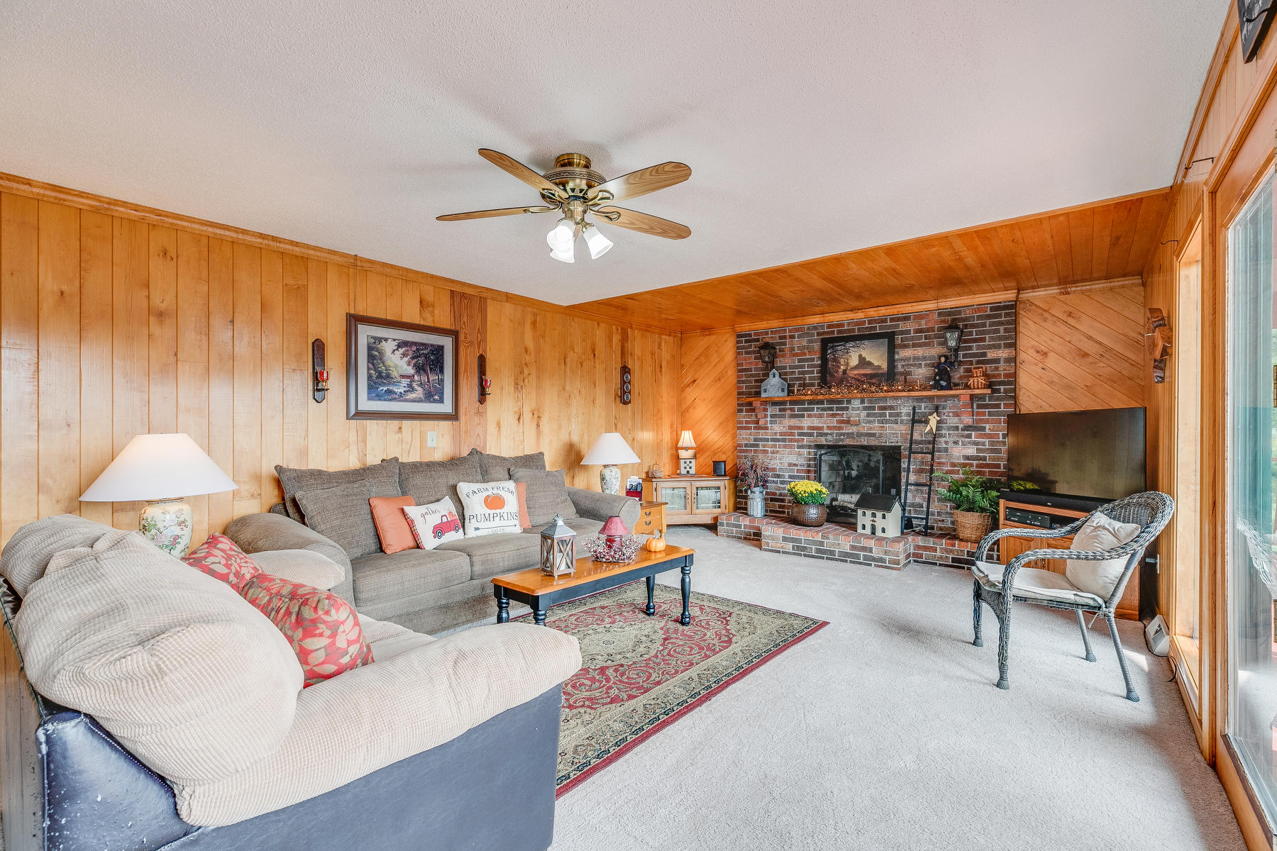 140 Buckeye Road Unicoi, TN 37692 - Photo 6 of 43 006