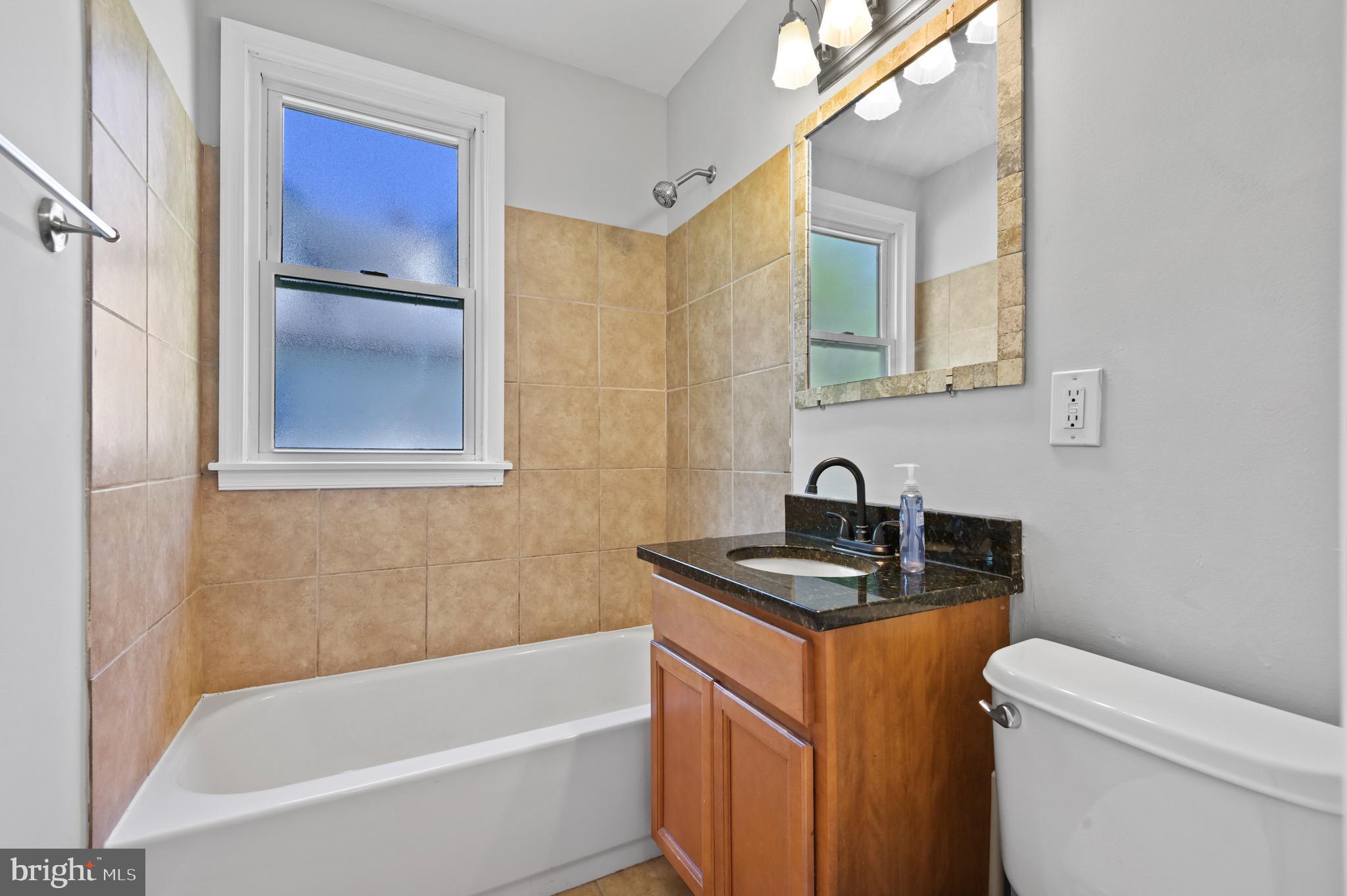 8111 Bullneck Road Baltimore, MD 21222 - Photo 9 of 26 Full bath on main floor