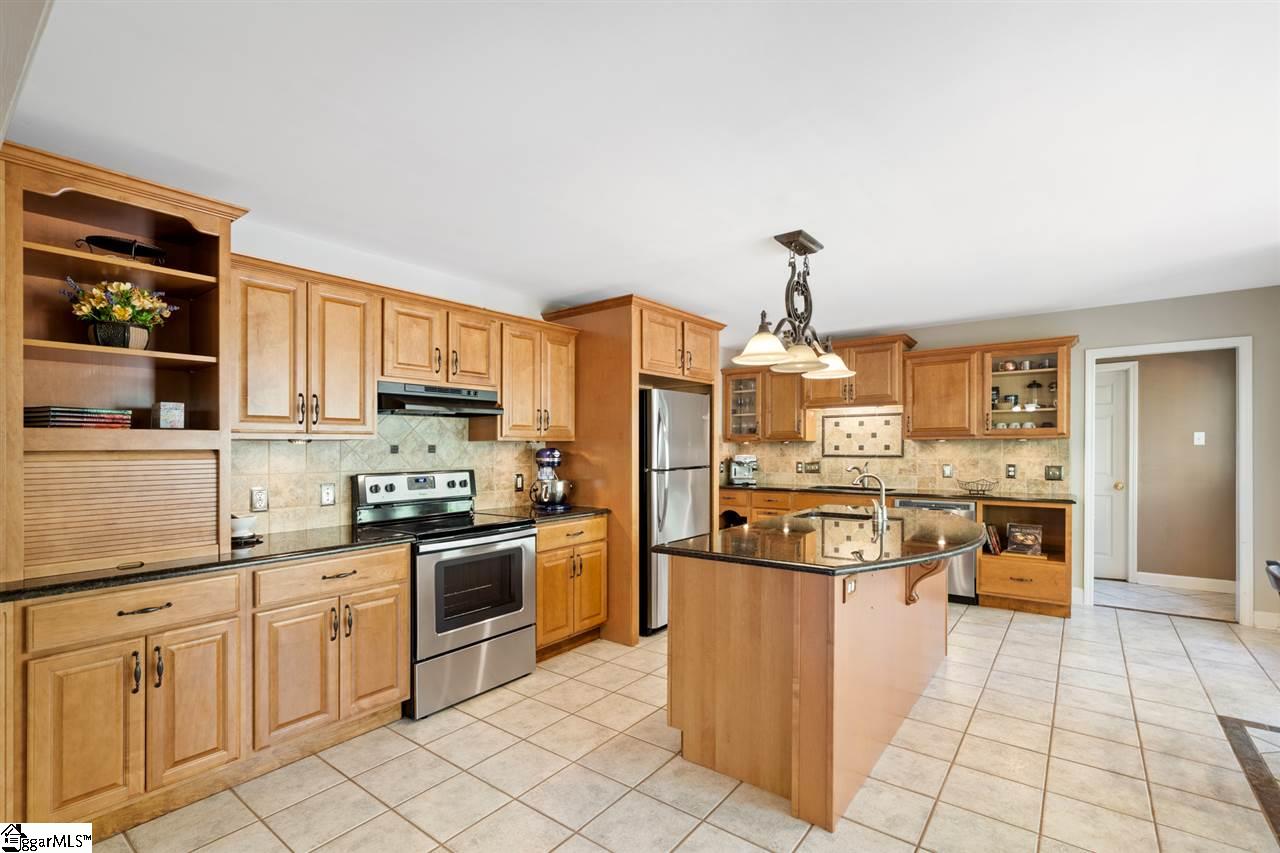 310 Quail Run Circle Fountain Inn, SC 29644 - Photo 10 of 27 Gallery Image 10